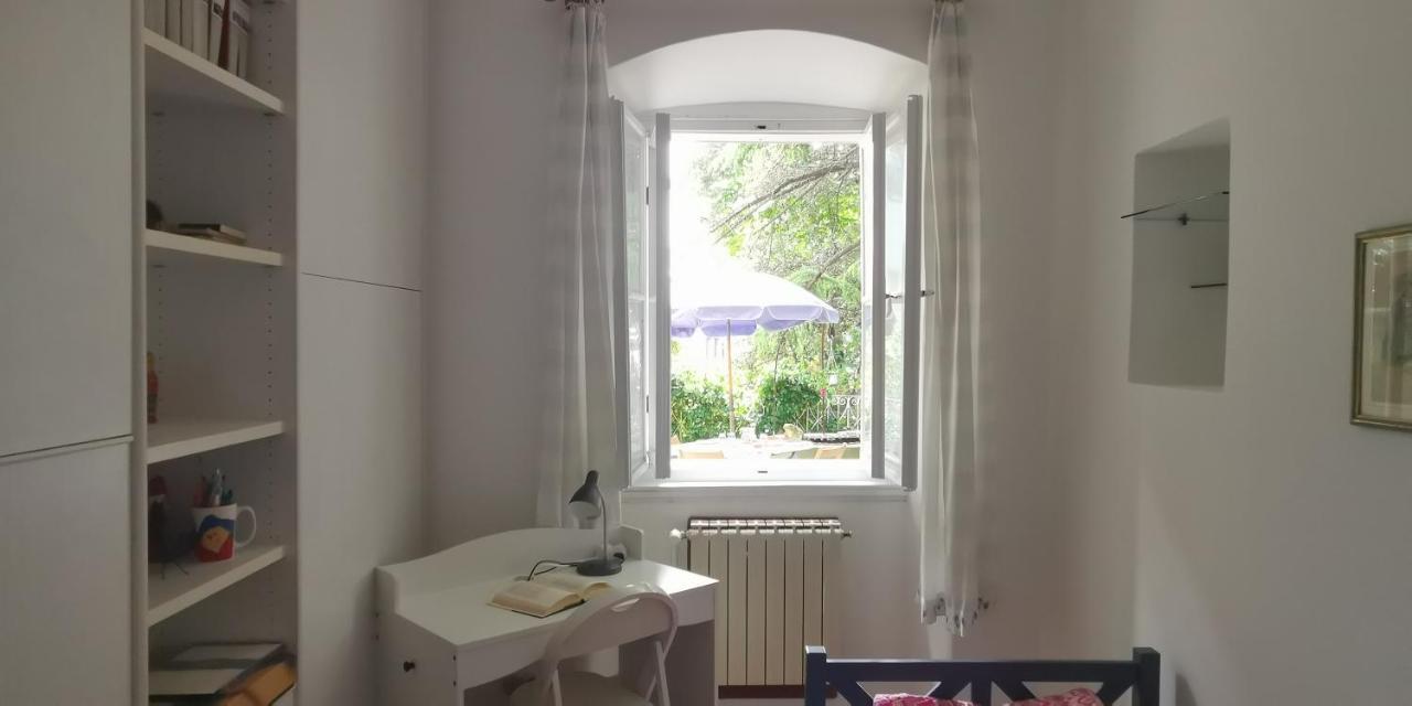 Charming Apartment In A 19Th Century Villa Trieste Esterno foto